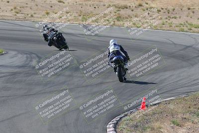 media/Apr-20-2025-AHRMA (Sun) [[393a79c373]]/Race/group 10 early race/Turn 4b/